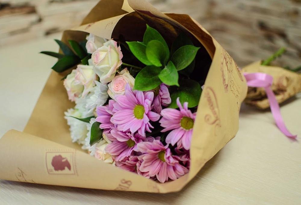 Букет цветов из: Розы и Хризантемы в Здравнице