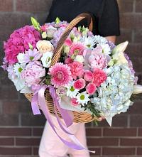 Цветочная композиция из Розы, Хризантемы, Пионы и Лизиантусы в корзине #REPLACE_PRED# Здравнице