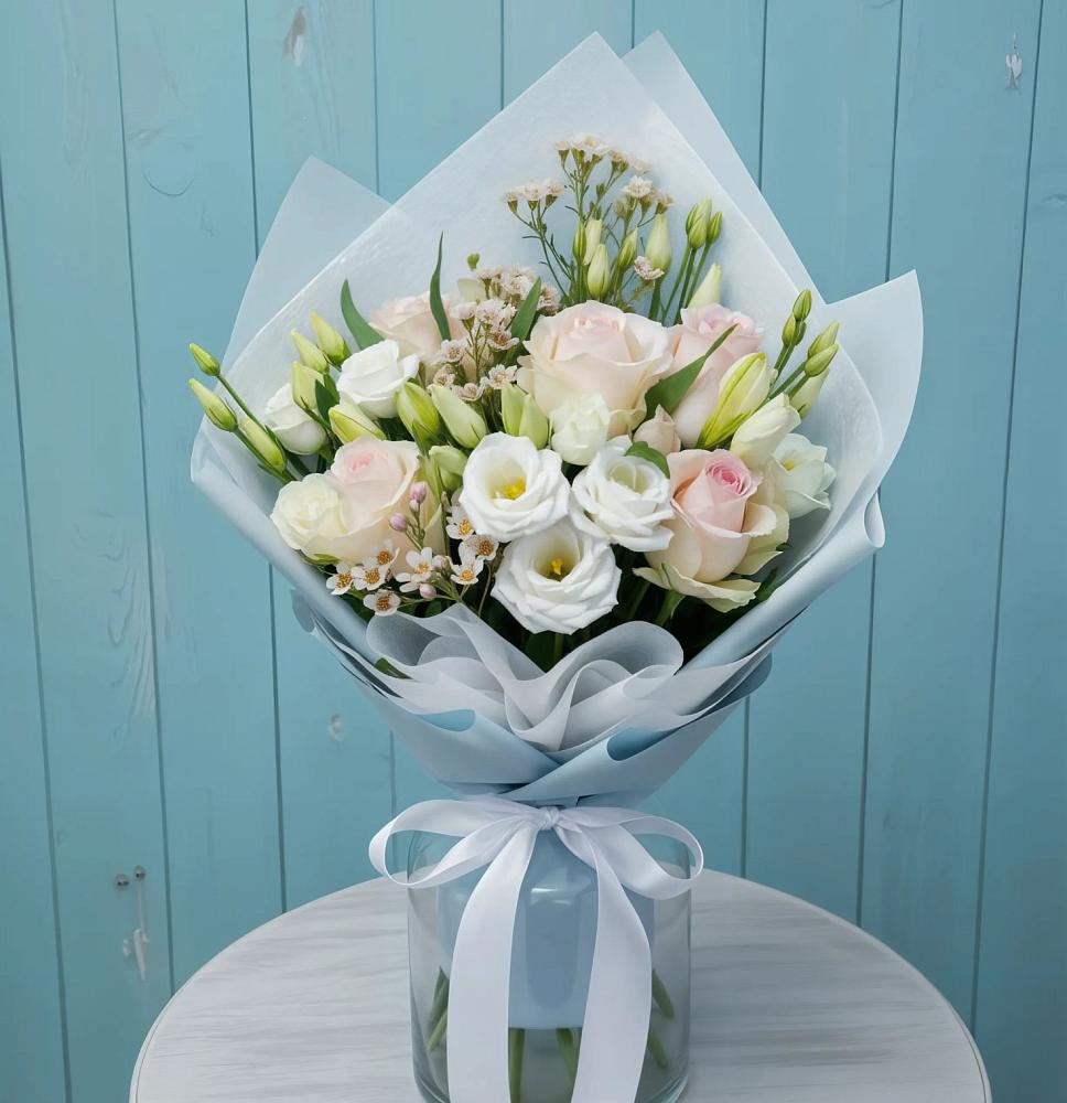 Букет цветов из: Розы и Лизиантусы в Здравнице