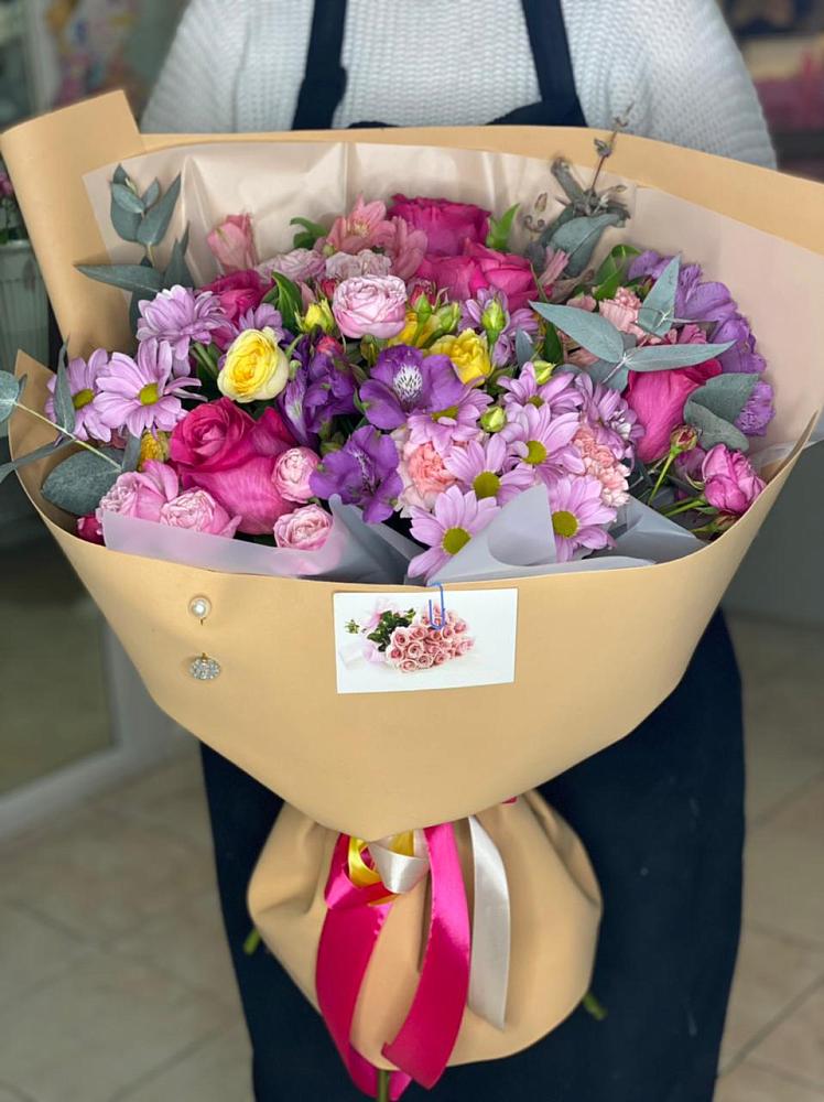 Букет цветов из: Хризантемы, Гвоздики и Альстромерии в Здравнице