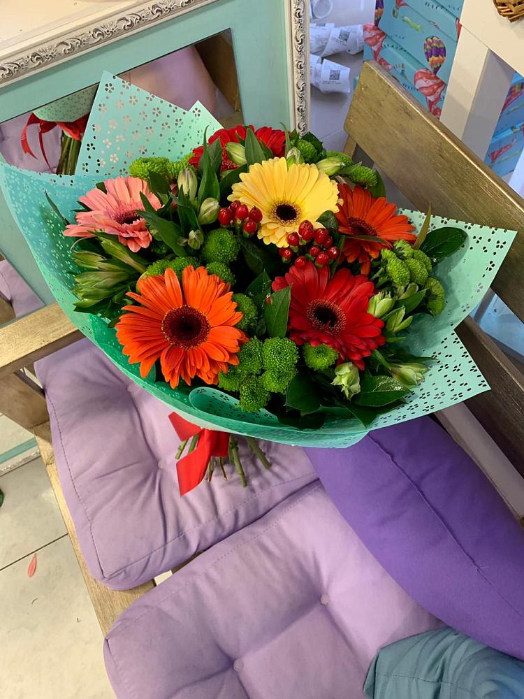 Букет цветов из: Герберы, Хризантемы и Альстромерии в Здравнице