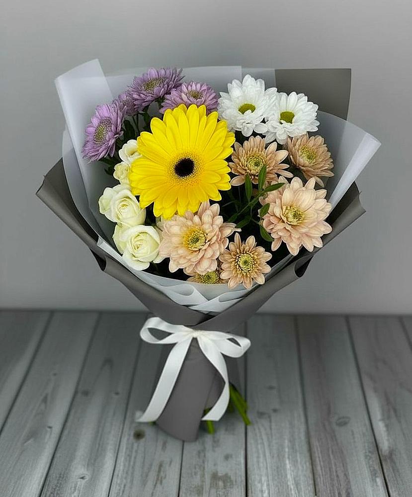 Букет цветов из: Розы, Герберы и Хризантемы в Здравнице