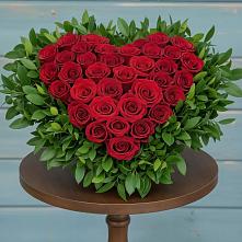 Цветочная композиция из Розы в виде сердца в Здравнице