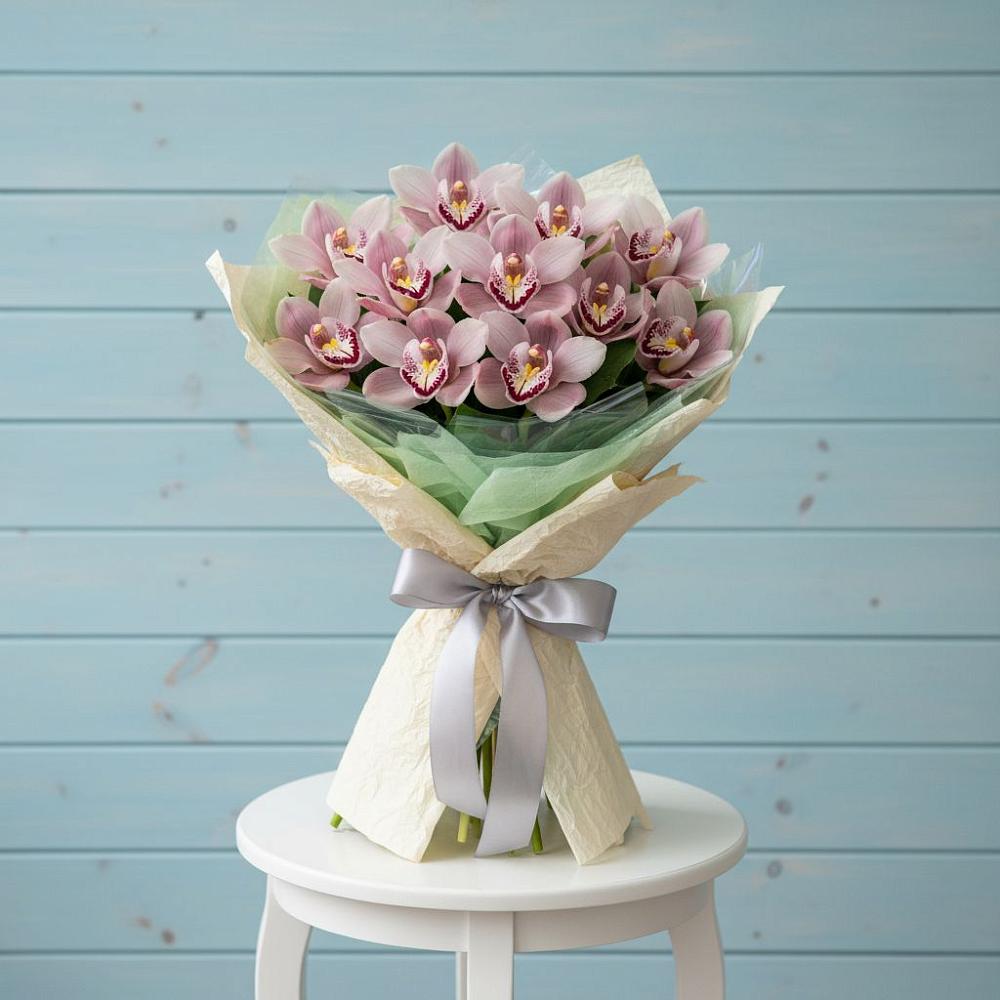 Букет цветов из: Орхидеи и Розы в Здравнице