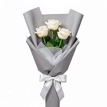 Букет 3 белые розы в Здравнице