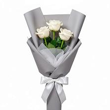 Букет 3 белые розы в Здравнице