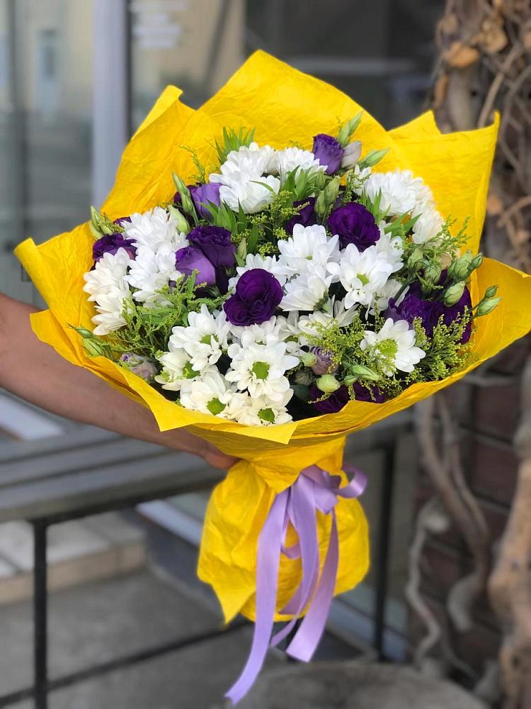 Букет цветов из: Ирисы, Хризантемы и Ромашки в Здравнице