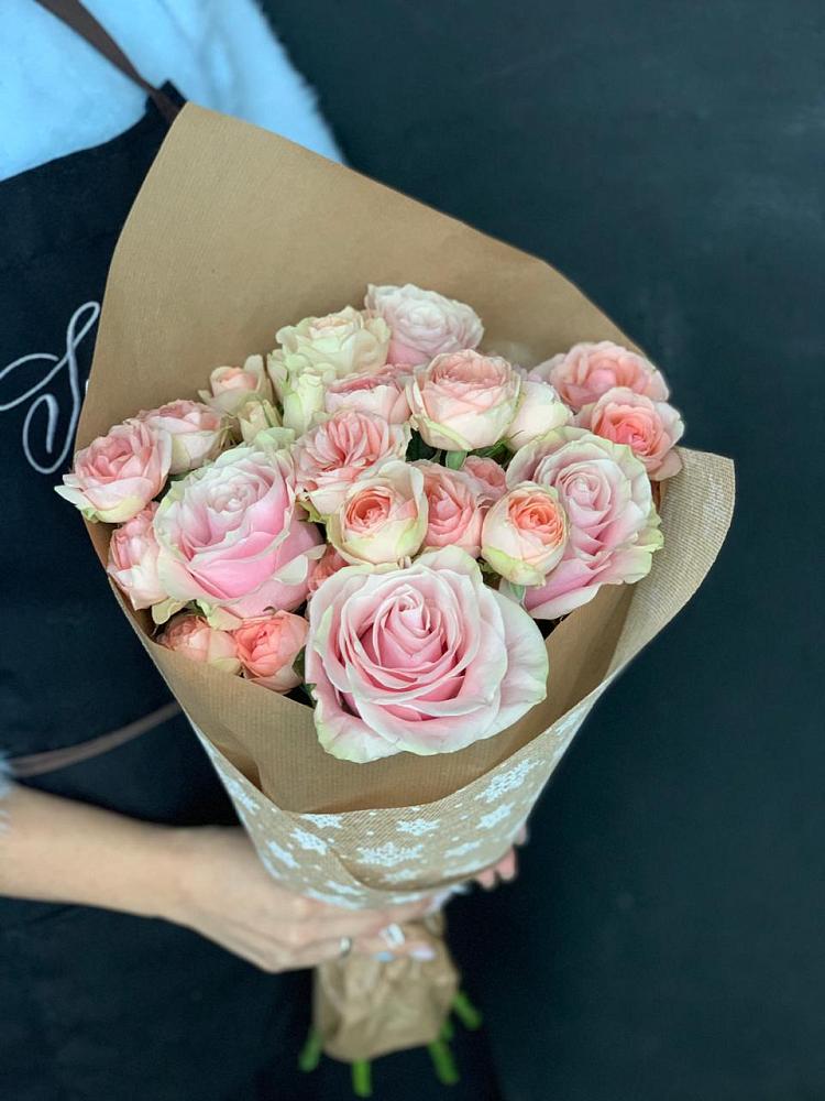 Букет цветов из: Хризантемы и Розы в Здравнице