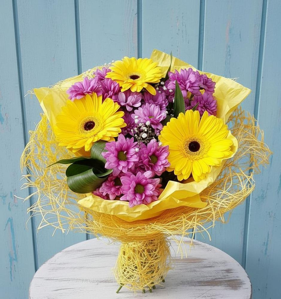 Букет цветов из: Хризантемы и Герберы в Здравнице