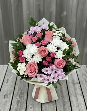 Букет цветов из:  Альстромерии, Гвоздики, Розы и Хризантемы в Здравнице