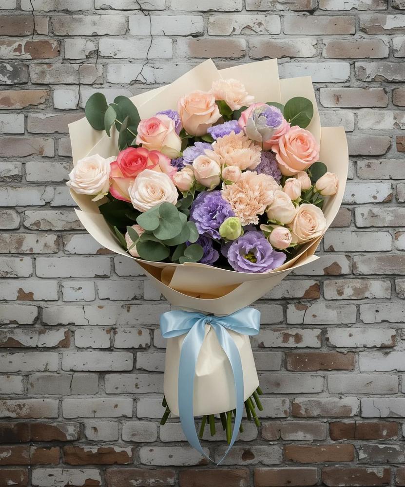 Букет цветов из: Розы, Лизиантусы и Гвоздики в Здравнице