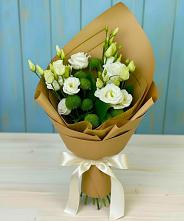 Букет цветов из:  Хризантемы и Лизиантусы в Здравнице