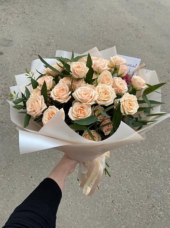 Букет Кремовые розы Латте в Здравнице