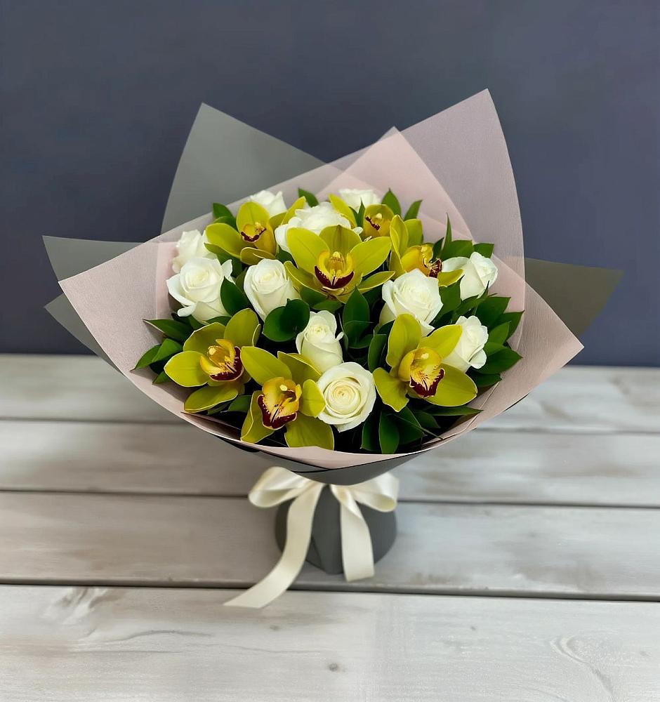 Букет цветов из: Орхидеи и Розы в Здравнице