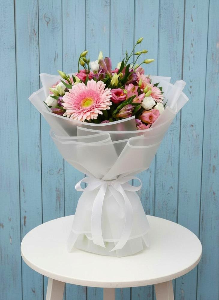 Букет цветов из: Герберы, Альстромерии и Лизиантусы в Здравнице