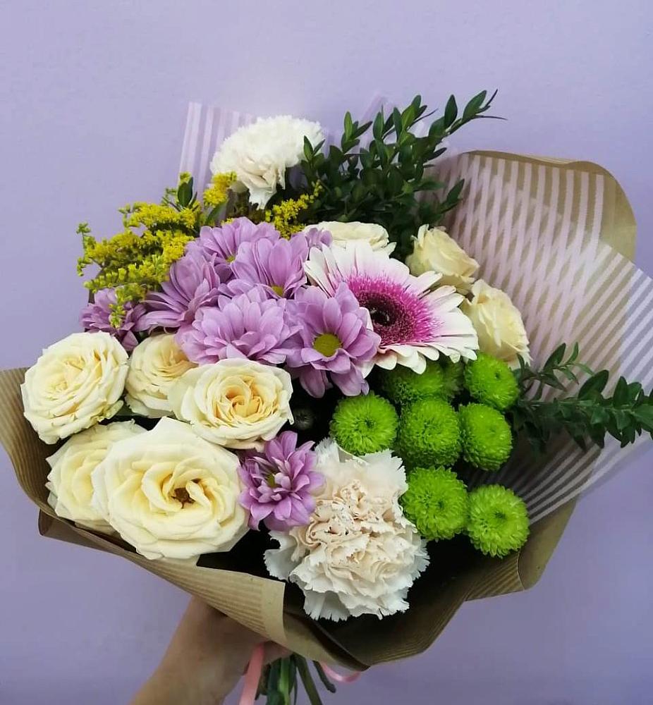 Букет цветов из: Хризантемы, Розы, Гвоздики и Герберы в Здравнице