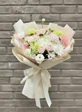 Букет цветов из:  Гвоздики, Розы, Лизиантусы и Хризантемы в Здравнице