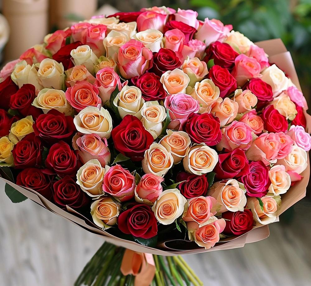 Букет 101 Разноцветная роза в Здравнице