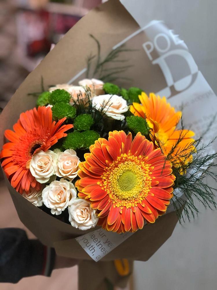 Букет цветов из: Герберы, Хризантемы и Розы в Здравнице