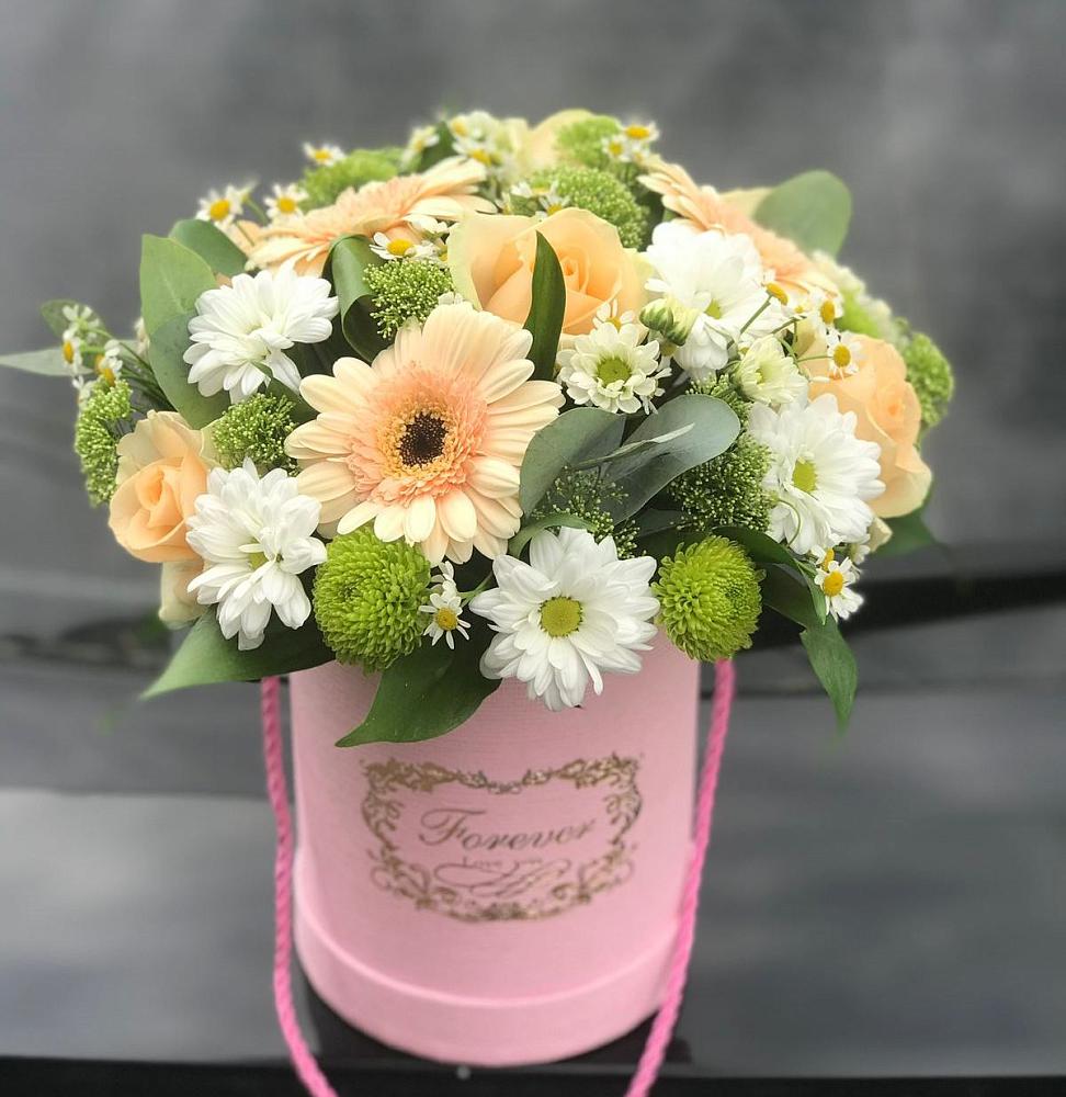 Цветочная композиция из Розы, Герберы и Хризантемы в шляпной коробке в Здравнице