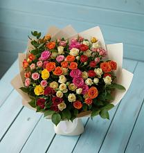 Букет Микс из разноцветных кустовых роз в Здравнице
